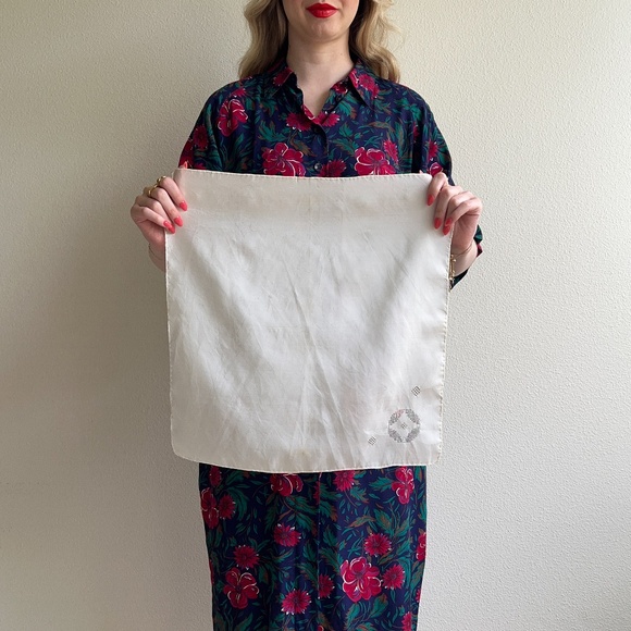 Vintage 1940s Ivory Silk Handkerchief With Eyelet Detail - Picture 1 of 7